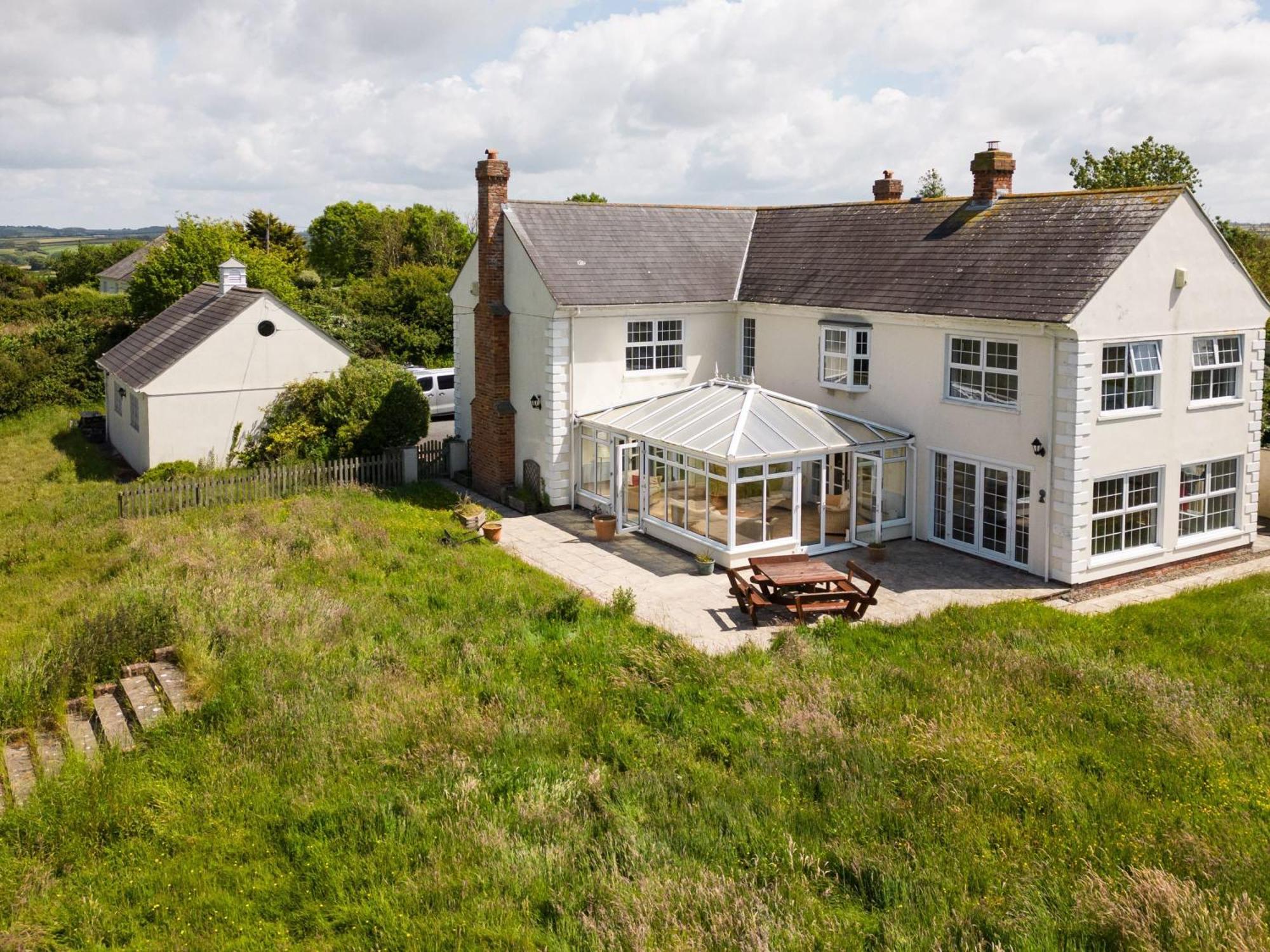 Stunning 6 Bedroom Cottage Near Cornish Coast Б'юд Екстер'єр фото