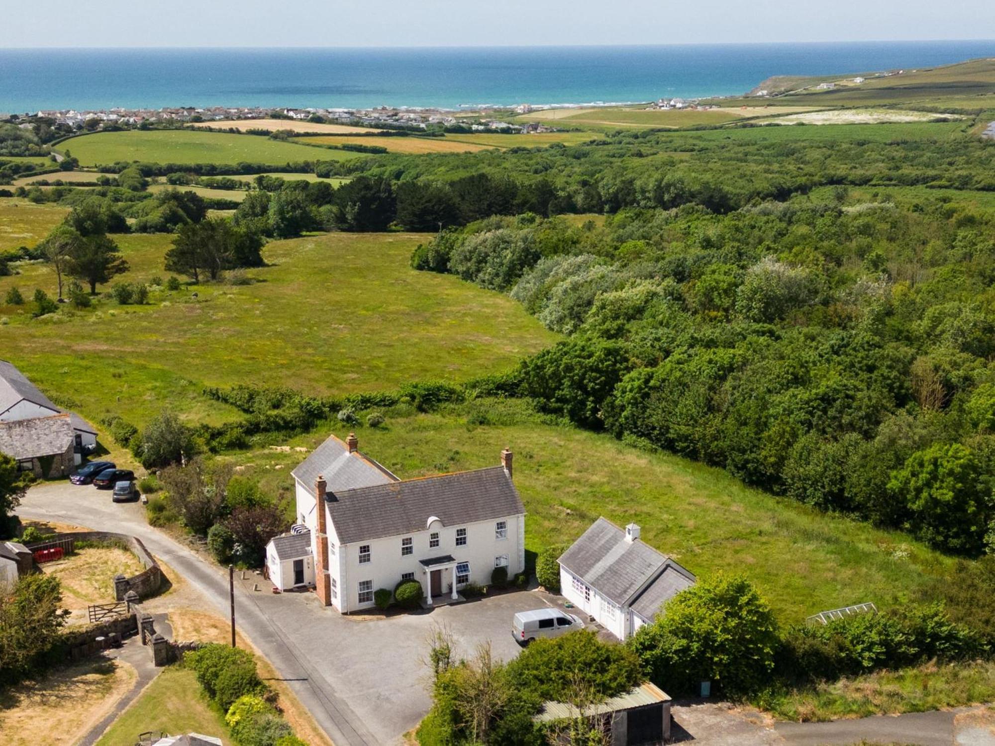 Stunning 6 Bedroom Cottage Near Cornish Coast Б'юд Екстер'єр фото