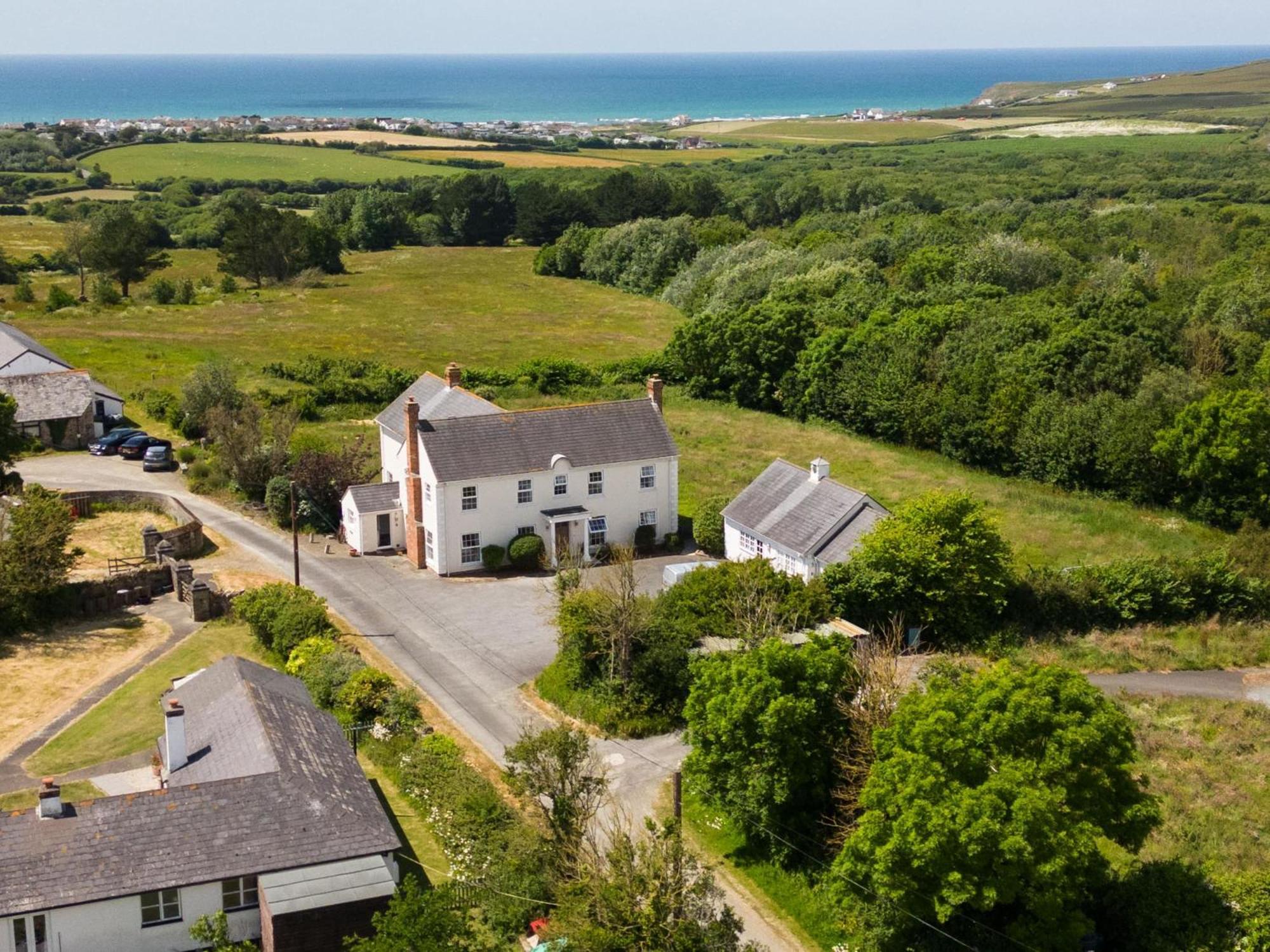 Stunning 6 Bedroom Cottage Near Cornish Coast Б'юд Екстер'єр фото